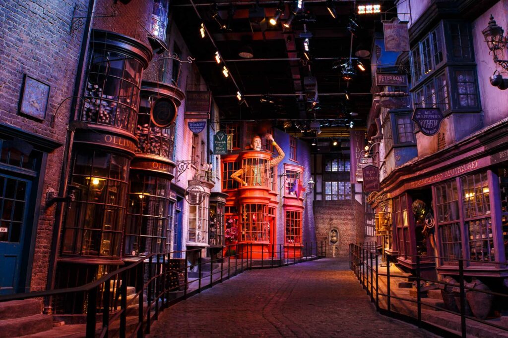 Weasleys Wizard Wheezes shop at the top of the Diagon Alley set